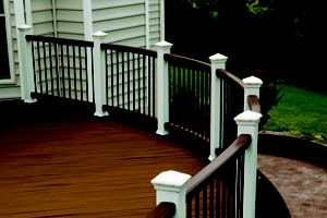 transcend-railing-vintage-lantern-classic-white-curve-2